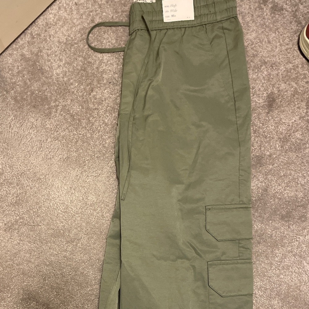 High rise wide leg cargo pants